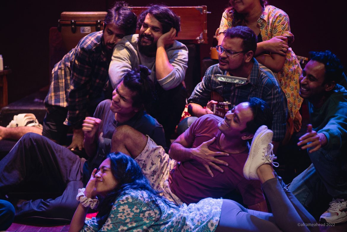 Mahanagar Ke Jugnu – Play Review